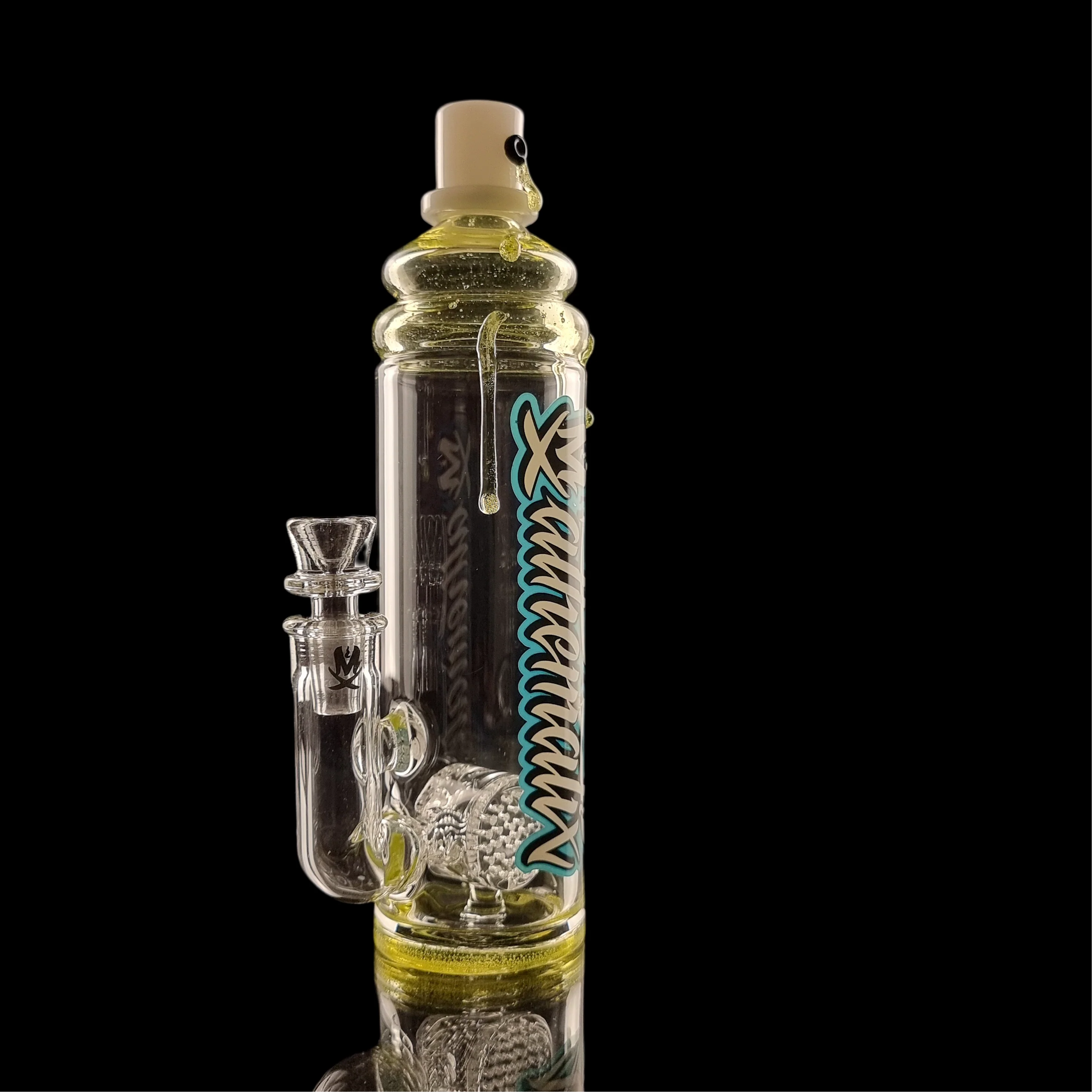Mathematix 23cm UV reactive spray can bubbler - Image 3