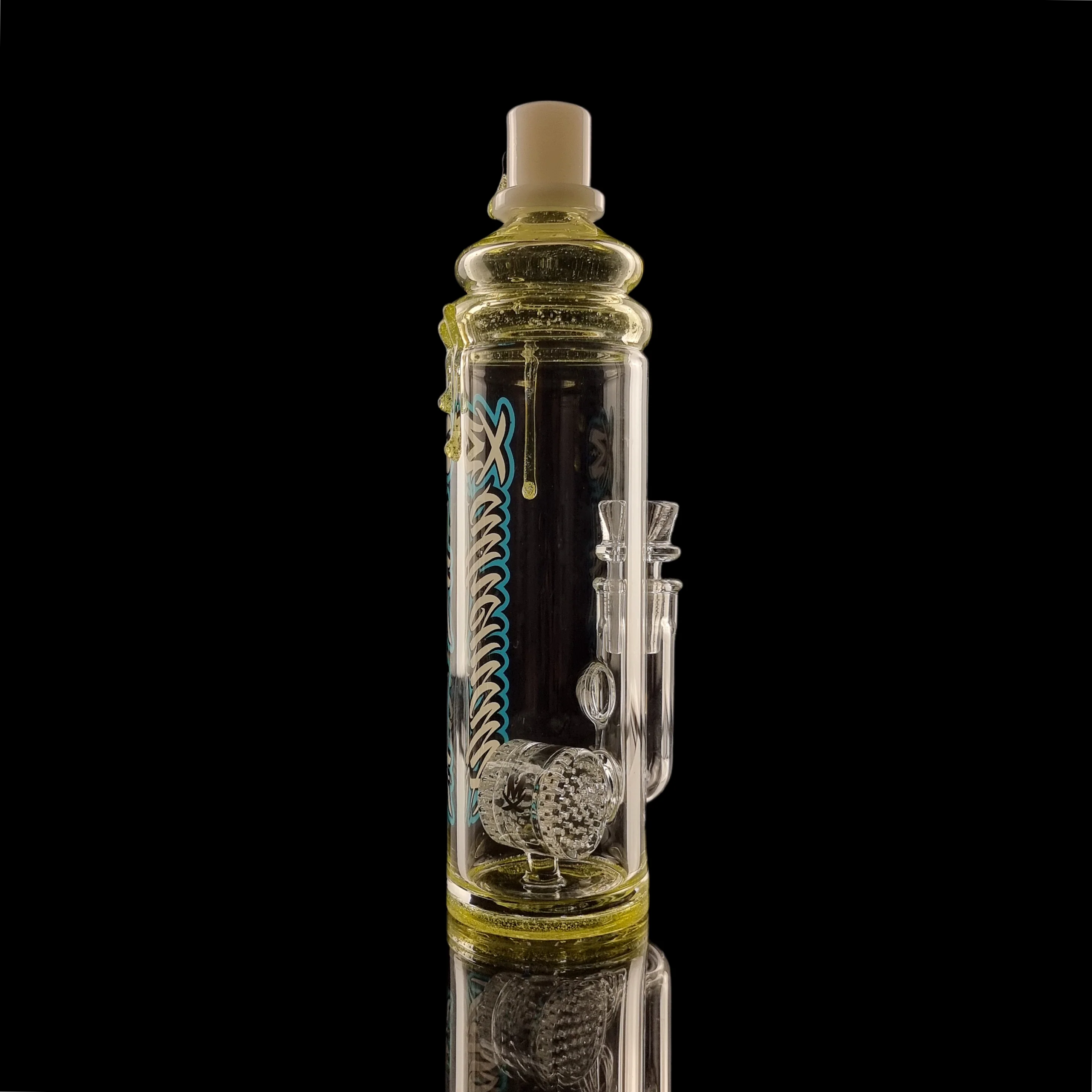 Mathematix 23cm UV reactive spray can bubbler - Image 4